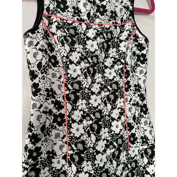 Banana Republic Floral Fit Flare Dress Size 0P - Picture 3 of 10